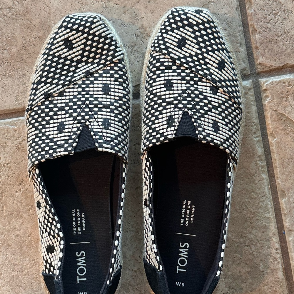TOMS Black and White Women's Shoes